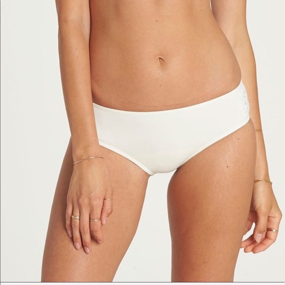 🌴🔆BILLABONG- HEATING UP BIKINI SET🔆🌴 - Picture 10 of 14